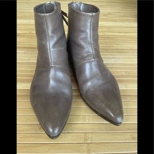 ✨SOLD✨ Alberto Fernami Italian Leather “Bellina” Booties